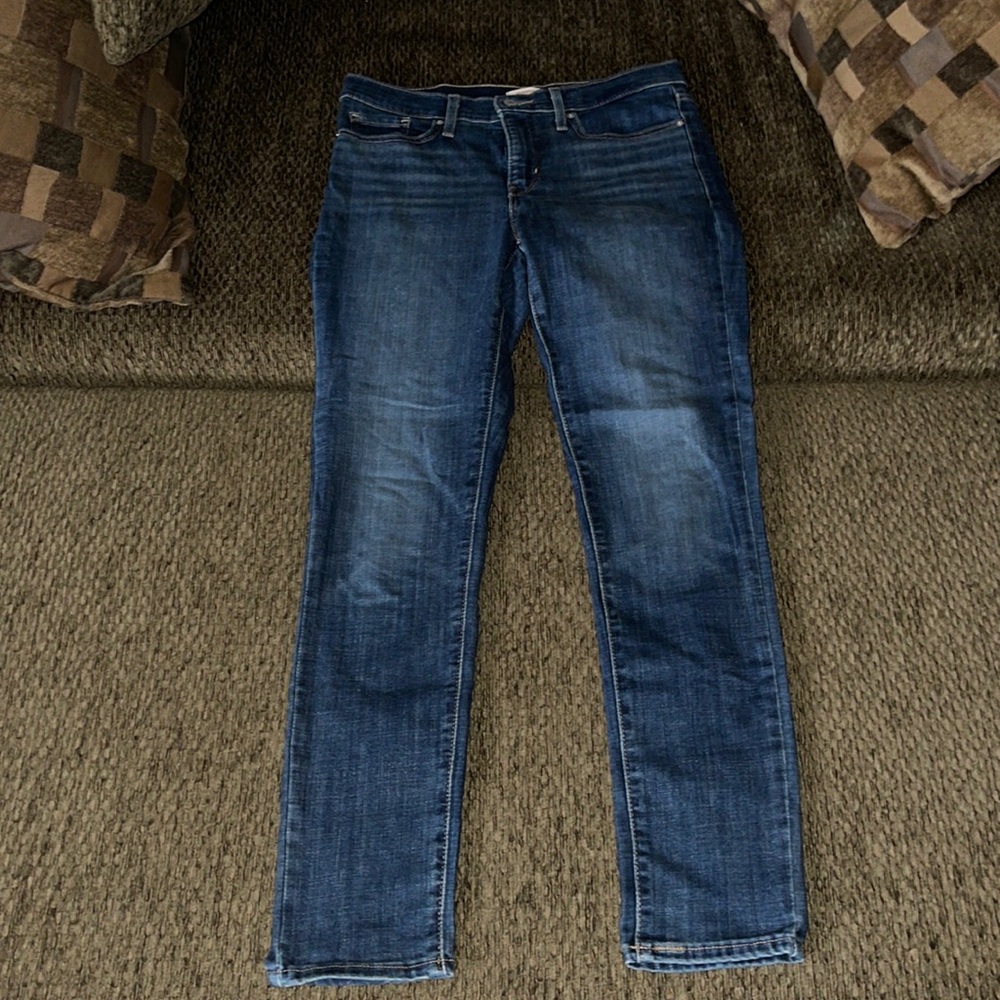 💙BNWOT LEVI 311 SKINNY JEANS IN MID WASH💙